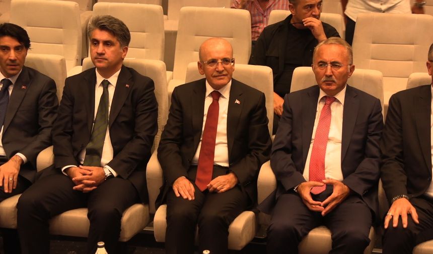 Bakan Şimşek, Bolu'da iş dünyası ve partililerle buluştu