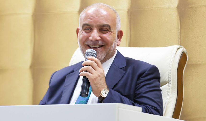 Başkan Sandıkçı: İlçemizde üniversiteyi ilk kez kazanan tüm öğrencilerimize burs desteği sağlıyoruz