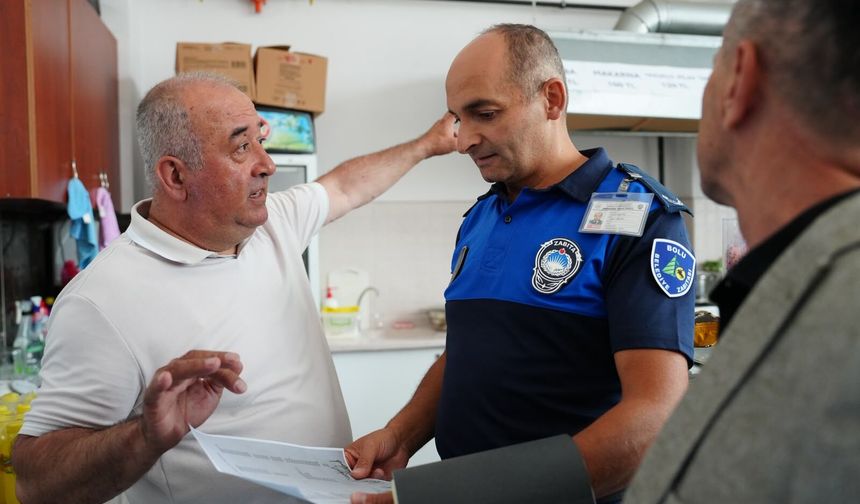 Bolu'da zabıta ekiplerinden okul kantini denetimi