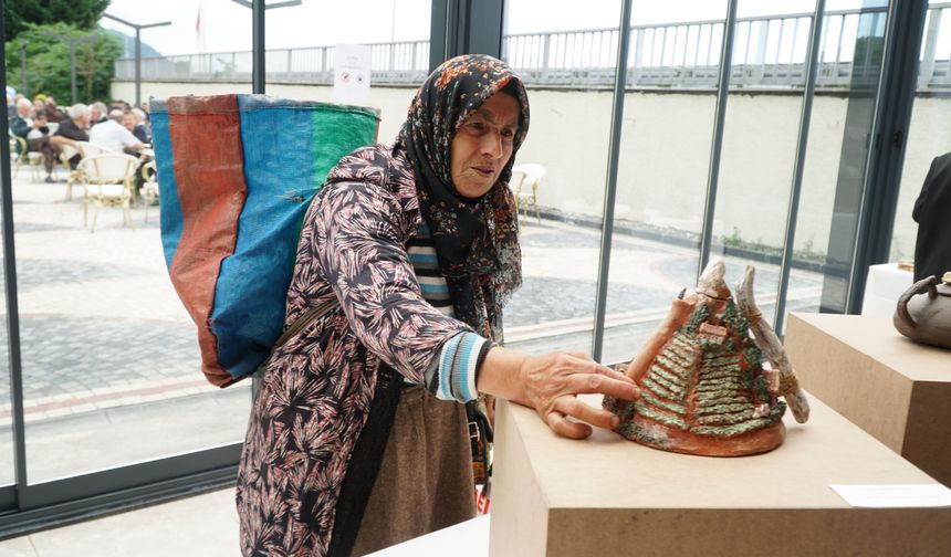 'Çılgın Çaydanlıklar' sergisi ilgi gördü