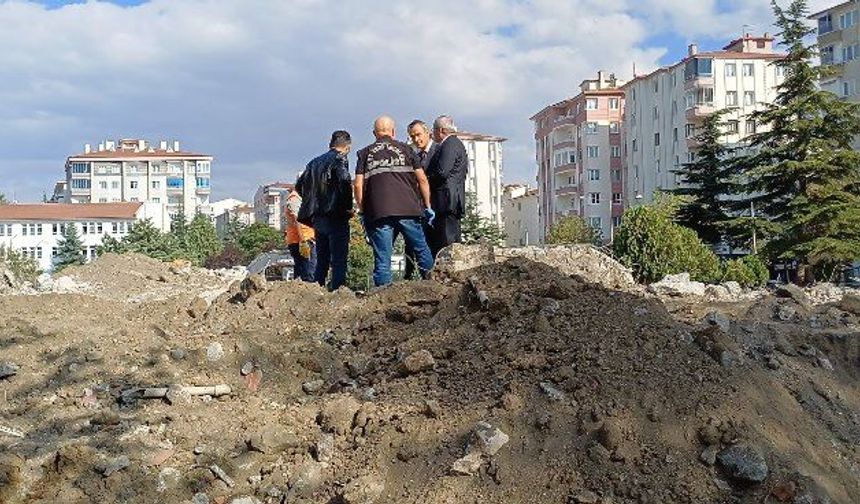 Çorum'da okul binasının yıkımı sırasında kafatası ve kemik parçaları bulundu