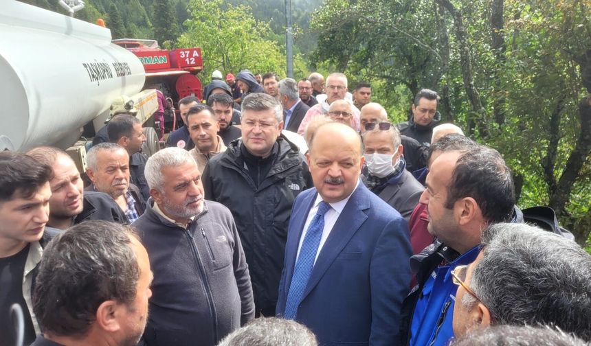 Köyde çıkan yangında 11 ev yandı (3)
