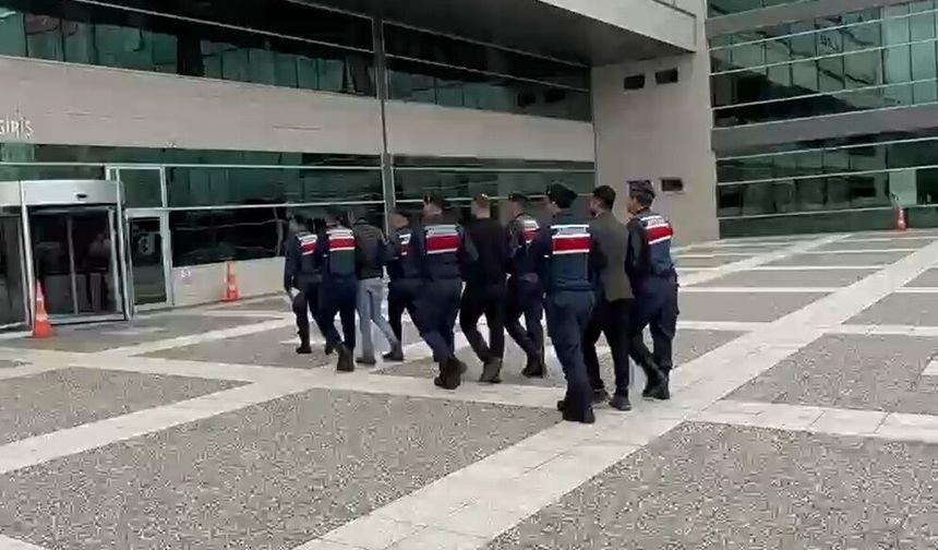 Kuyumculara sahte altın satmak isteyen şüphelilere jandarma operasyonu