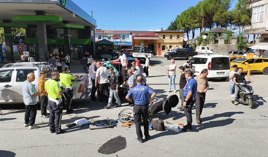 Motosikletlerin çarpıştığı kaza kamerada