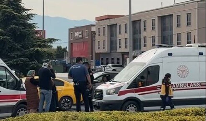 Otomobil ile motosikletin çarpıştığı kaza kamerada