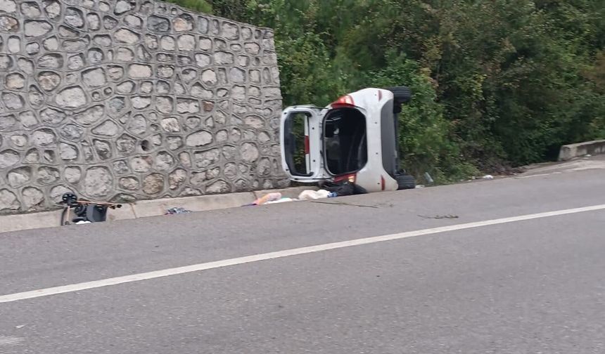 Otomobil istinat duvarına çarptı; müzik öğretmeni Cansu öldü, kayınpederi ve bebeği yaralı