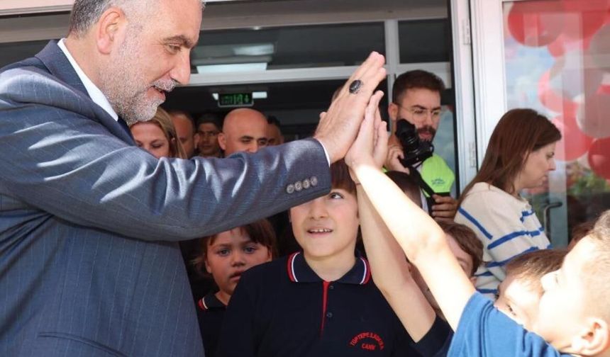 Samsun Canik'te tüm 1'inci sınıf öğrencilerine çanta ve kırtasiye seti