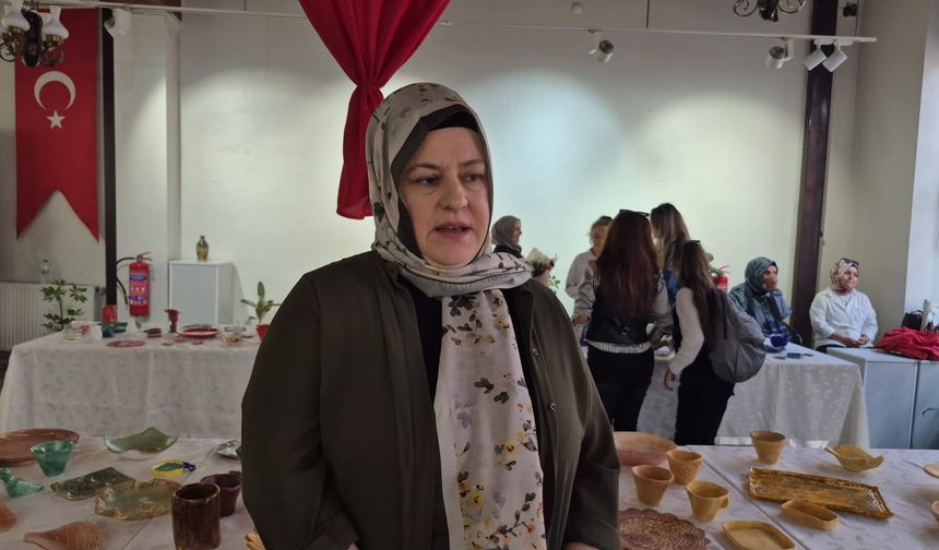 Şehit anneleri ve gazi eşlerinden seramik sergisi