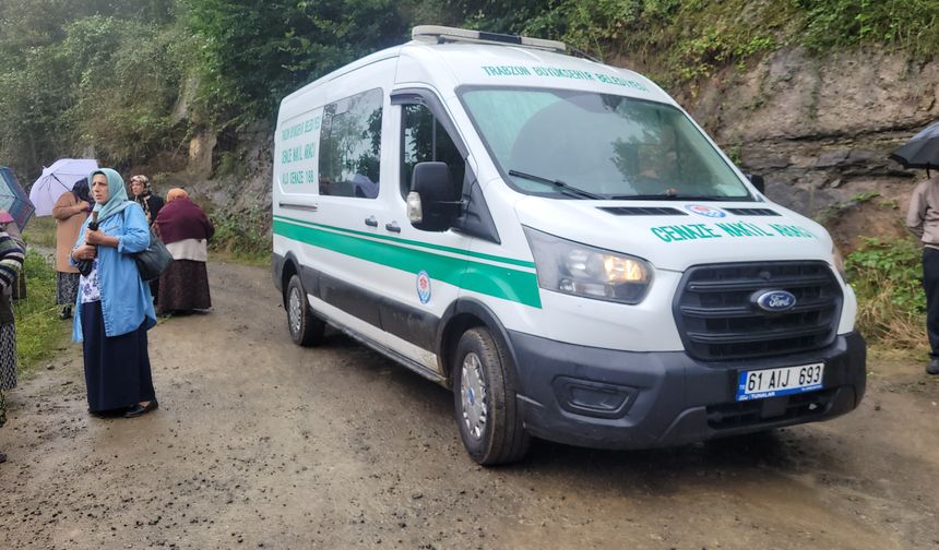 Trabzon'da heyelan; 1 ölü (2)