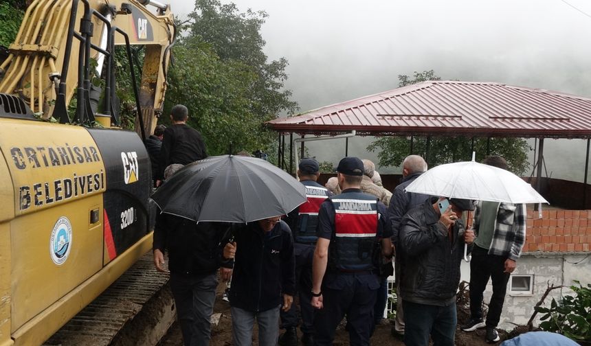 Trabzon'da heyelan; 1 ölü / Ek fotoğraflar
