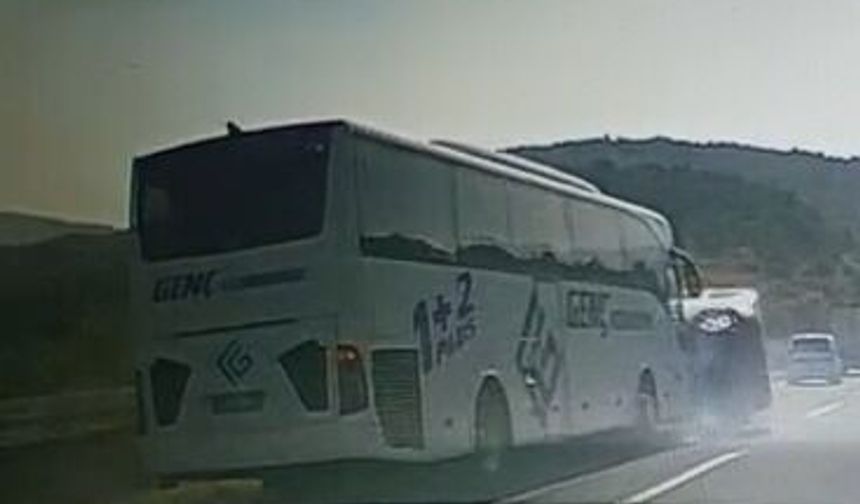 Yolcu otobüsüyle çarpışan hafif ticari araçtaki Burak, kurtarılamadı