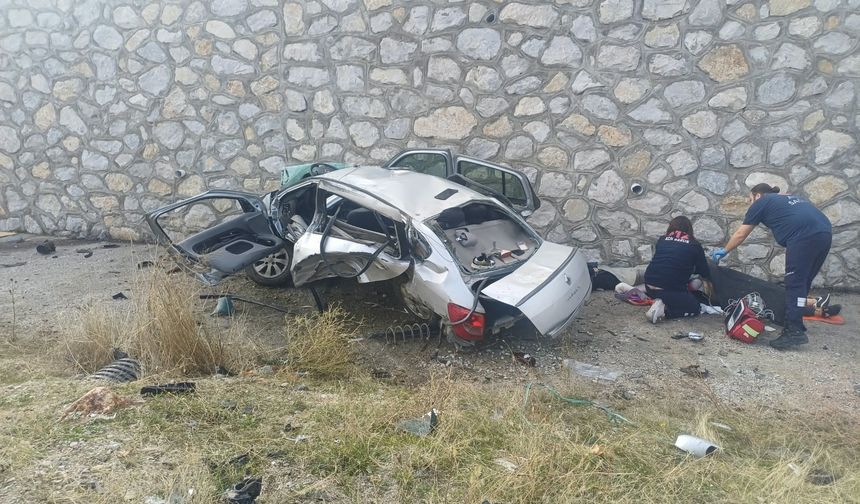 Çorum'da otomobil ile cip çarpıştı; 4 ölü, 2 yaralı