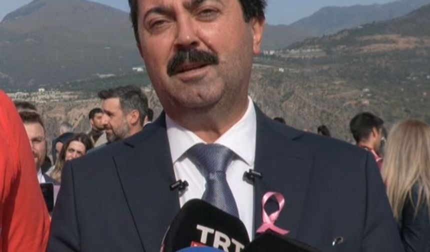 Deriner Barajı'nda 'meme kanserinde erken tanı' mesajı