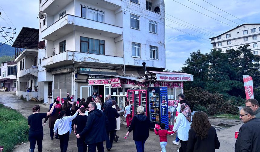 Ordu'da çocuklardan Cumhuriyet Bayramı kutlaması