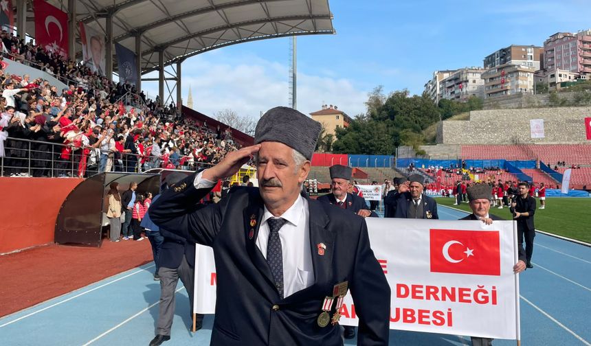 Zonguldak'ta 29 Ekim coşkuyla kutlandı