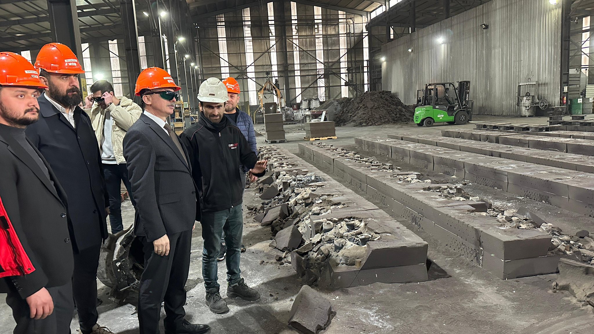 633243057 2755825224757380 3000832809869379717 N