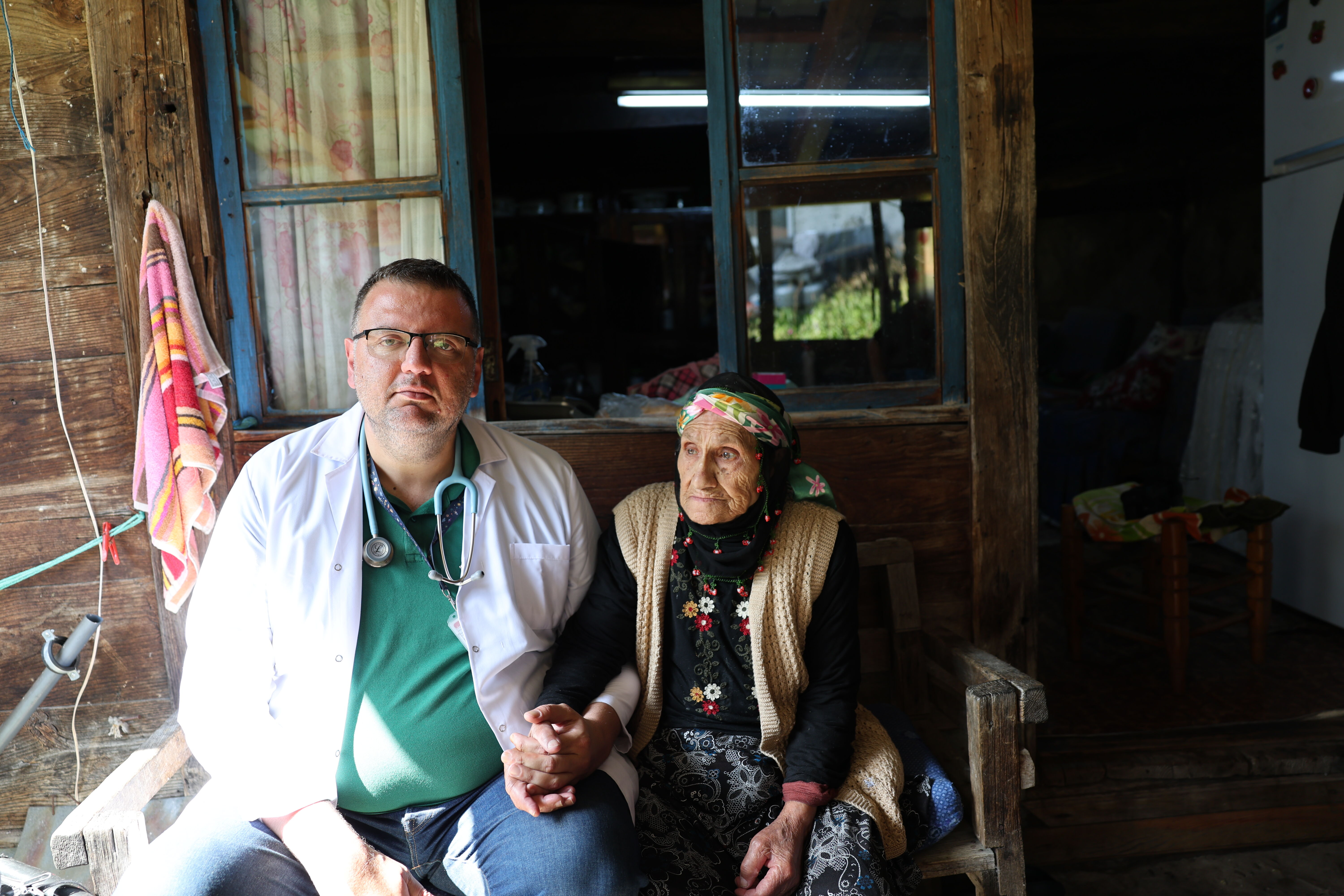 109 yaşındaki Sabriye Gündoğdu'ya yayla evinde muayene