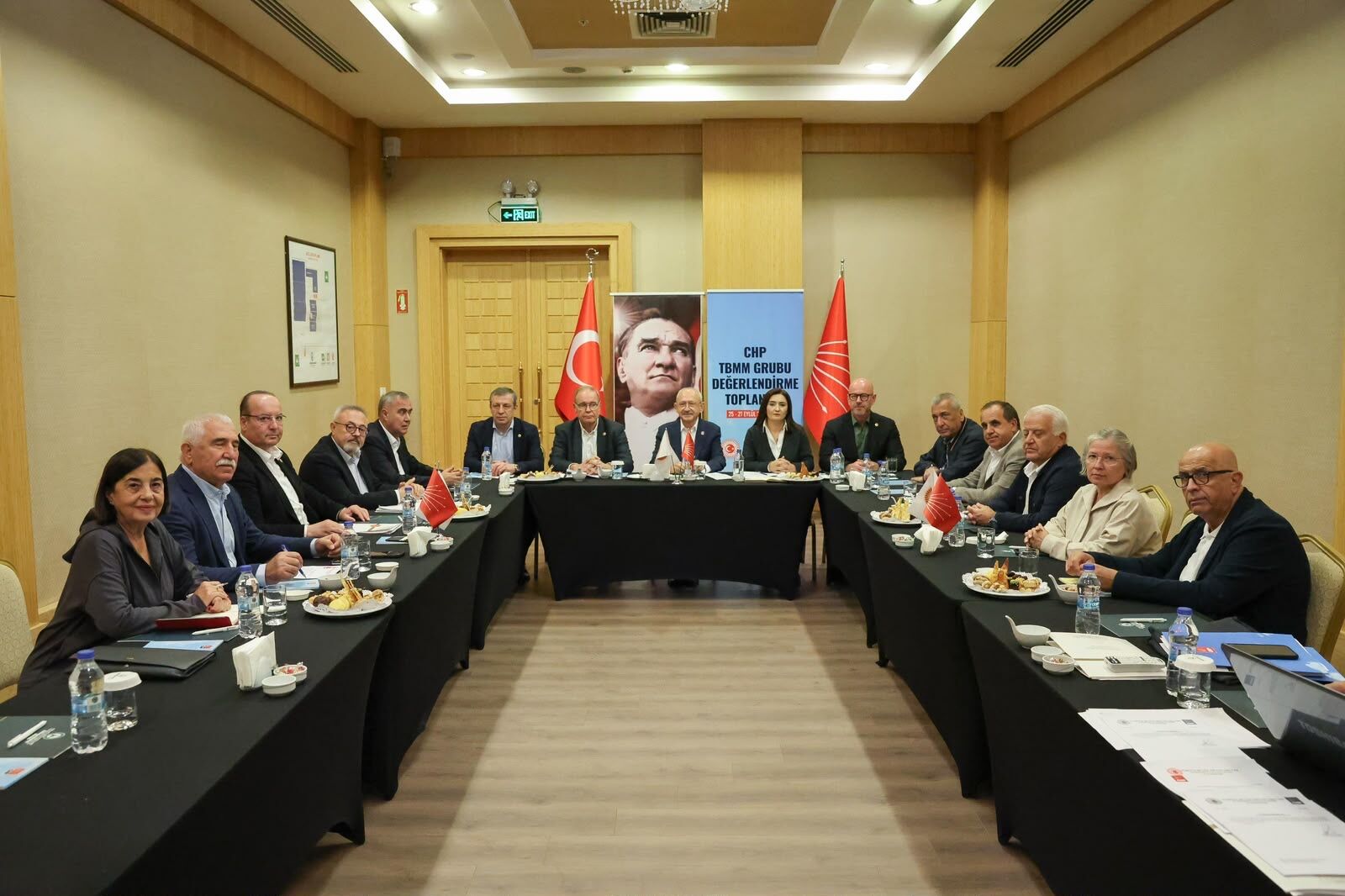Kılıçdaroğlu, partisinin TBMM Grubu Değerlendirme Toplantısı için Bolu'da (2)