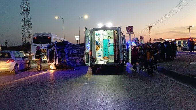 Çorum'da ambulans ile otomobil çarpıştı: LPG tankı yola savruldu